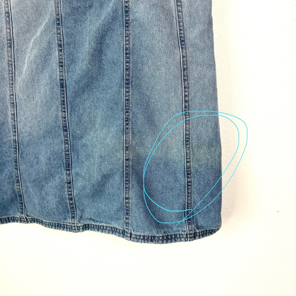 Denim v-neck dress size large - Picture 4 of 6